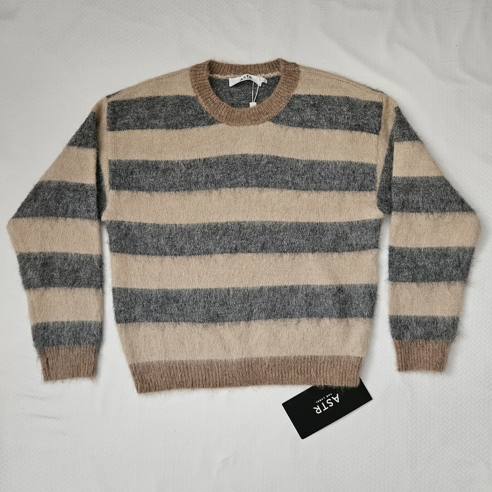 ASTR the Label Striped‎ Crewneck sweater